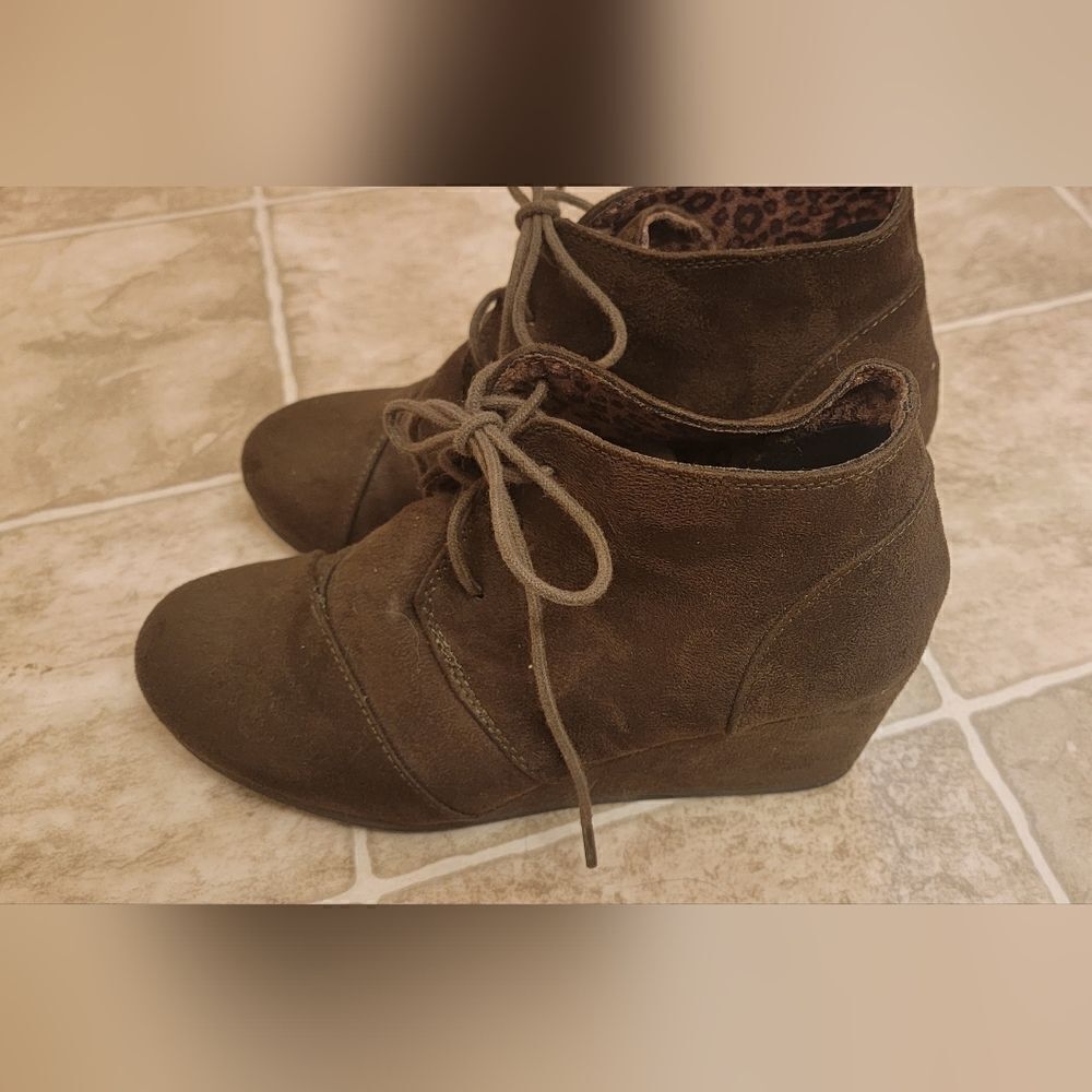 Womens Platform Booties - Picture 2 of 3